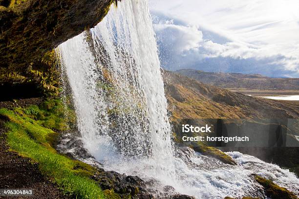 Cascada En Islandia Foto de stock y más banco de imágenes de Agua - Agua, Aire libre, Catarata