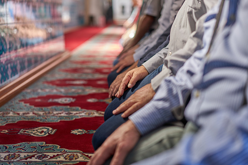 Musulmana viernes masa oración en Turquía photo