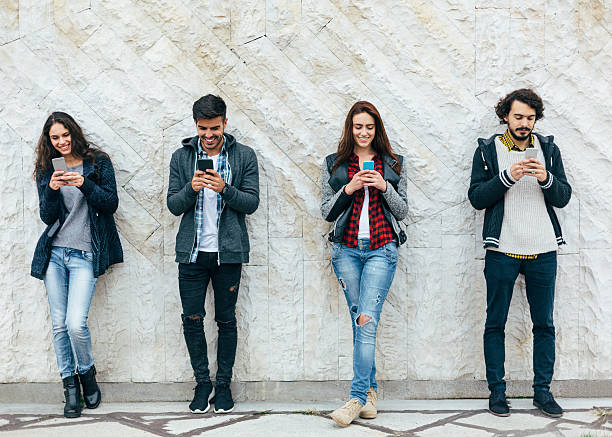 Ppl Texting 1,500+ Crowd Of People Texting Stock Photos, Pictures & Royalty-Free ...