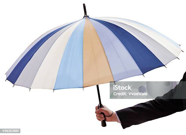 Männliche Hand Mit Bunten Regenschirm Öffnen Stockfoto und mehr Bilder von Accessoires - Accessoires, Blau, Bunt - Farbton