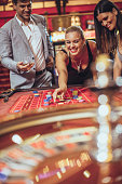 begeistert-freunde-roulette-im-casino-sp