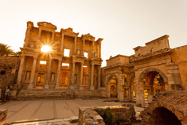 biblioteca de celso de éfeso, turquía - ephesus fotografías e imágenes de stock