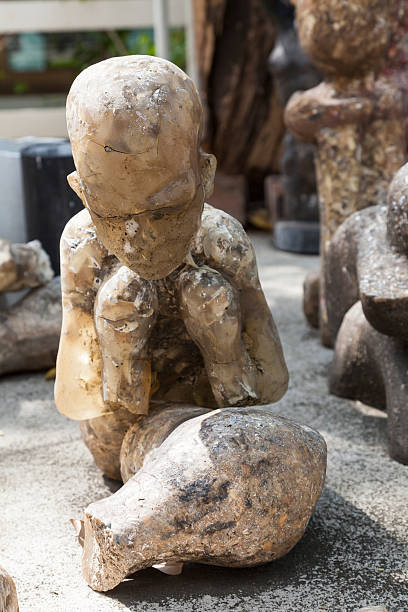 istock Sculpture in Wat Phra Baht Nam Poo 496397093