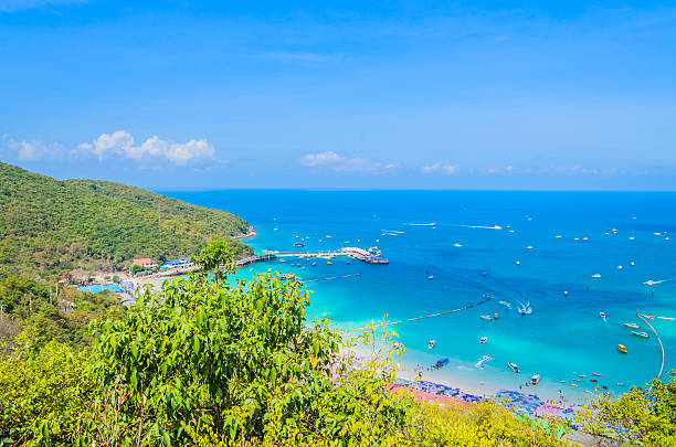 istock Koh larn island in pattaya Thailand 496398629