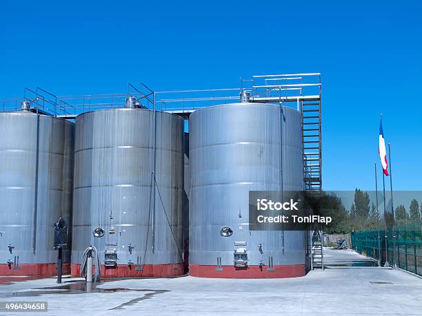 Foto de Vinho Metallic Tanques De Fermentação e mais fotos de stock de 2015 - 2015, Adega - Característica arquitetônica, Agricultura