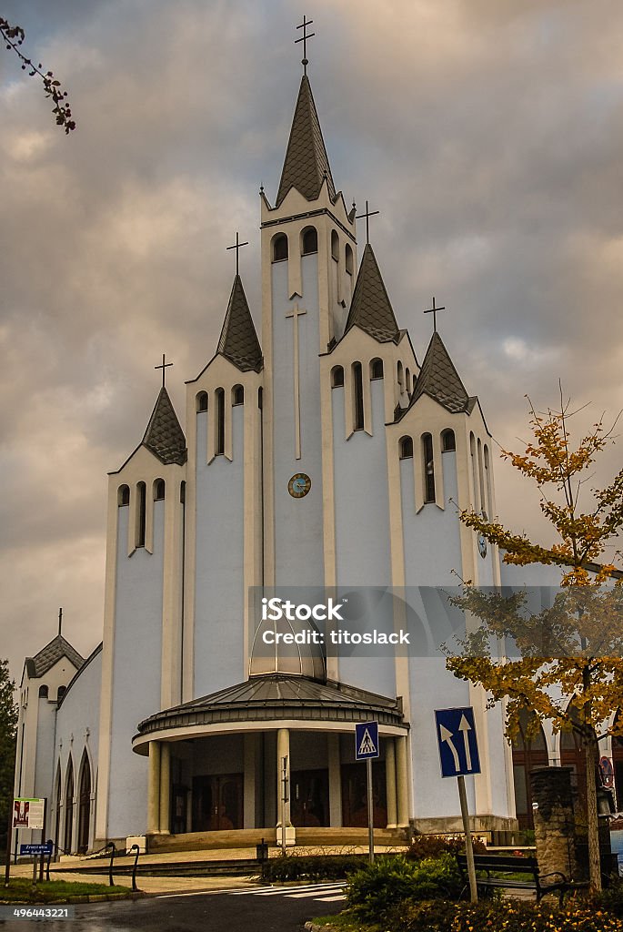 Blue Kościół z pięciu Spires - Zbiór zdjęć royalty-free (Węgry)