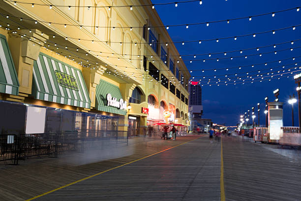 atlantic city, nova jersey passeio de tábuas - atlantic city gambling new jersey built structure imagens e fotografias de stock