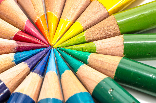 primo piano colore matite colori caldi e tonalità fresche - pencil black sharp color image foto e immagini stock