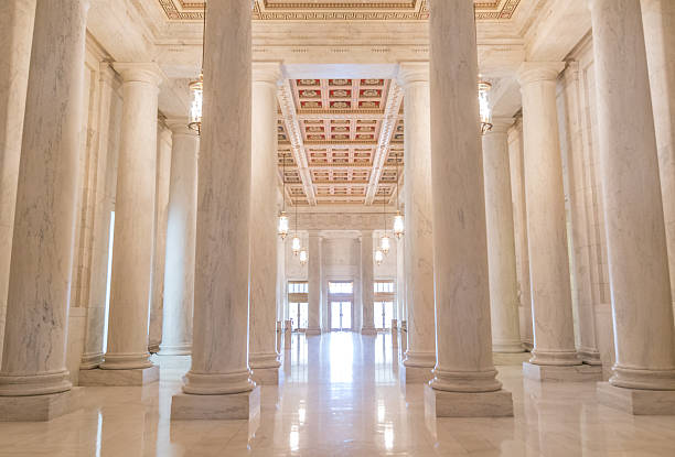 great hall of the supreme court of the united states - the great court stock-fotos und bilder