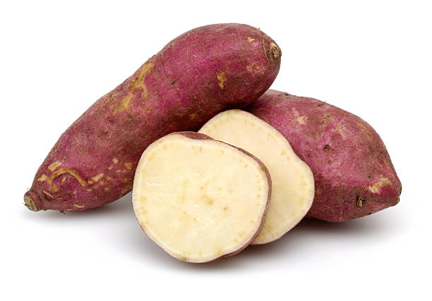 słodkie ziemniaki z plastrami - sweet potato yam white isolated zdjęcia i obrazy z banku zdjęć