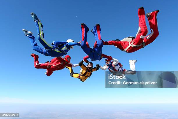 Photo libre de droit de Parachutisme Photo banque d'images et plus d'images libres de droit de Parachutisme en chute libre - Parachutisme en chute libre, Travail d'équipe, Parachutisme