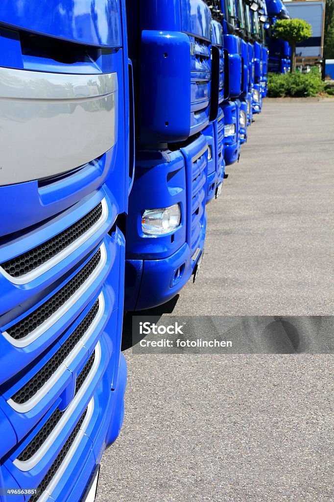 Samochodach ciężarowych - Zbiór zdjęć royalty-free (Duża grupa obiektów)
