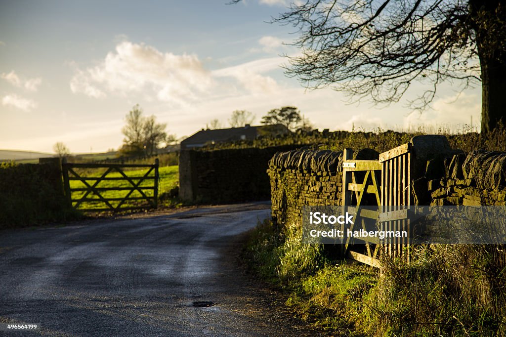 Ländliche Straße in Oxenhope - Lizenzfrei Abenddämmerung Stock-Foto