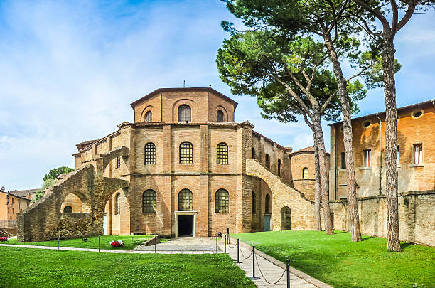 有名なサンヴィタールはラヴェンナ、イタリア - san vitale basilica ストックフォトと画像