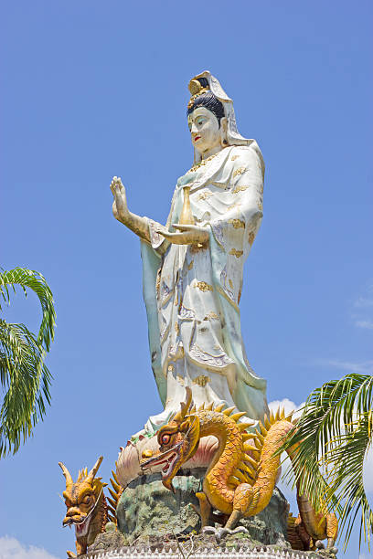 statue de guanyin - guan yin photos et images de collection