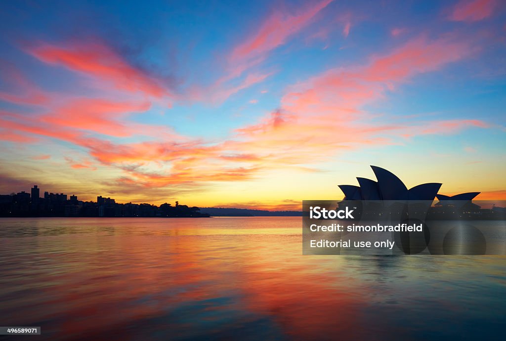 Сиднейский оперный театр на закате - Стоковые фото Circular Quay роялти-фри