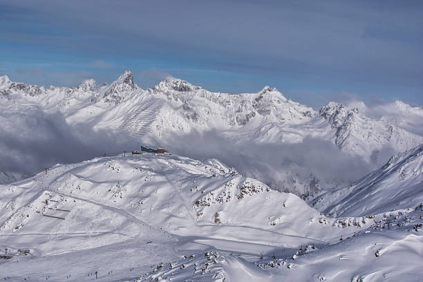 istock Mountain top Cable car station Tirol 496601697