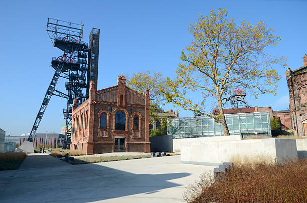 stary przemysłowych budynków (silesian museum w katowicach, polska - silesia zdjęcia i obrazy z banku zdjęć