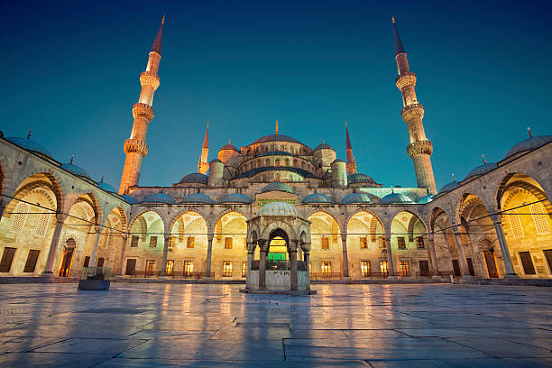 голубая мечеть (blue mosque). - sultan ahmed mosque стоковые фото и изображения