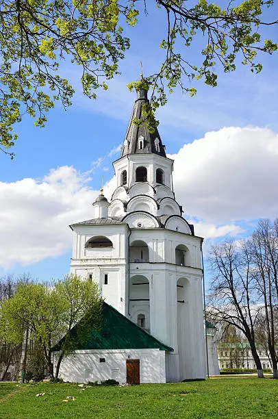 Raspyatskaya Church-Bell Tower and Troitsky cathedral in Aleksandrovskaya Sloboda, Vladimir region, Golden ring of Russia