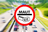 maut-toll-auf-dem-highway.jpg?b=1&s=170x170&k=20&c=uqFx1D41wlUBmn93gZAMsdfeJRv1XGRQG37frLwyBHE=