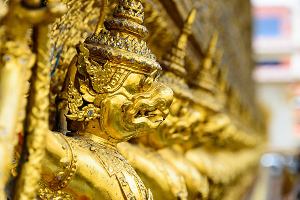 golden garuda, grand palace, tajlandia - bangkok variation religion god zdjęcia i obrazy z banku zdjęć