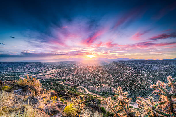 new mexico alba sul fiume rio grande - rio grande new mexico river valley foto e immagini stock