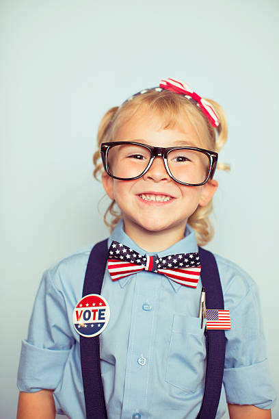 młody amerykański głosowanie dziewczyny na dzień wyborów - voting election politics little girls zdjęcia i obrazy z banku zdjęć