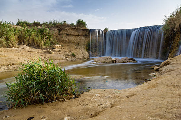 wadi el-rayan cascadas - fayoum fotografías e imágenes de stock