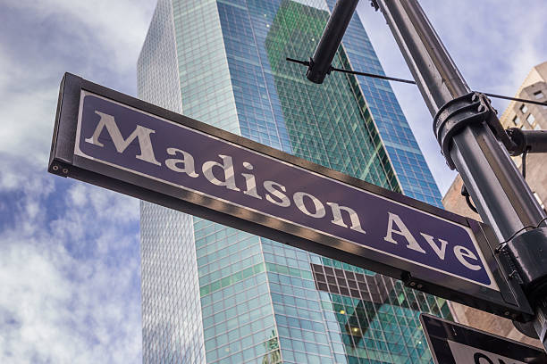 신작로가 팻말 of Madison avenue New York City 스톡 사진