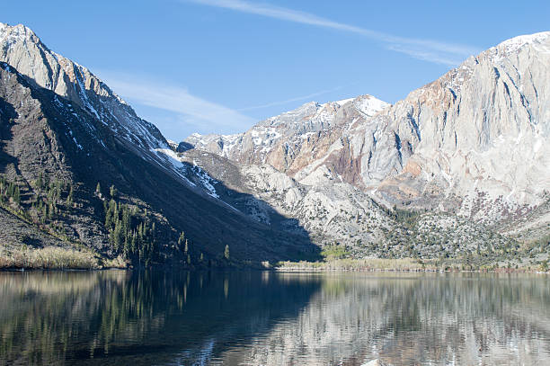 lago de penalizar - convict lake imagens e fotografias de stock