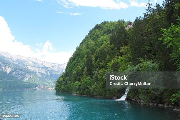 Cascata Di Giessbach Nel Lago Di Brienz - Fotografie stock e altre immagini di Albero - Albero, Blu, Brienz