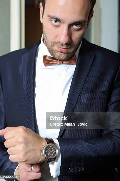 Gentleman Brida Traje De Hombre Foto de stock y más banco de imágenes de Adulto - Adulto, Barba de tres días, Bienestar