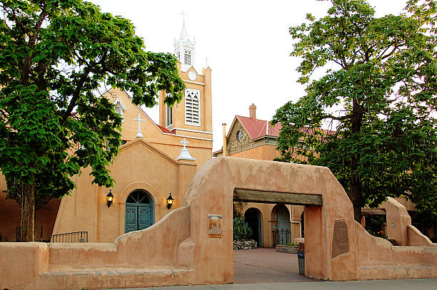 chiesa di san filippo neri di albuquerque - albuquerque catholicism church new mexico foto e immagini stock