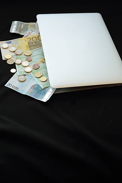istock make money online in bag 496677926