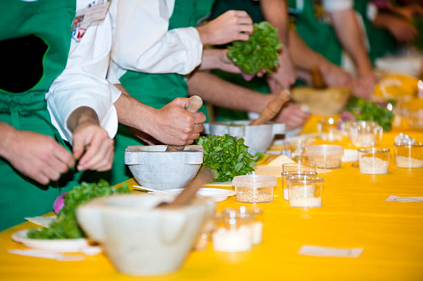 pesto - home economics class imagens e fotografias de stock