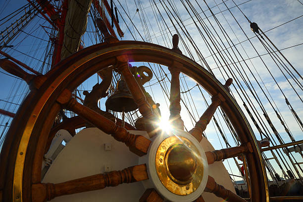 красивый фон для морских путешествий - sailing ship nautical vessel rigging industrial ship стоковые фото и изображения