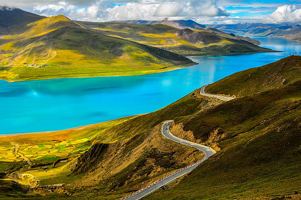 Road at Yamdrok Lake
