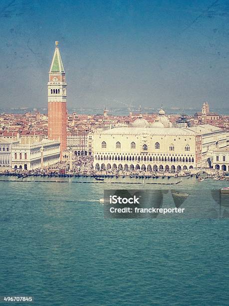 Piazza San Marco A Venezia Vista Sullo Skyline - Fotografie stock e altre immagini di Ambientazione esterna - Ambientazione esterna, Campanile, Campanile di San Marco