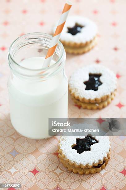 Linz Eye Cookies Stock Photo - Download Image Now - Austrian Culture, Baking, Bear