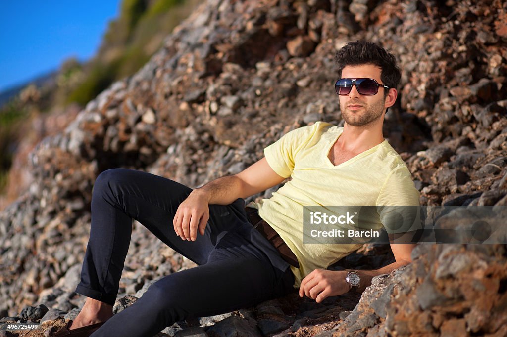 Casual jeune homme avec des lunettes de soleil - Photo de Lunettes de soleil libre de droits