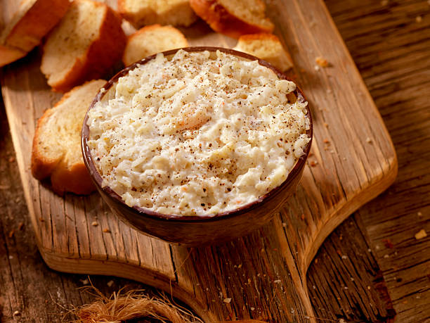 Creamy Crab Dip with Crusty Bread