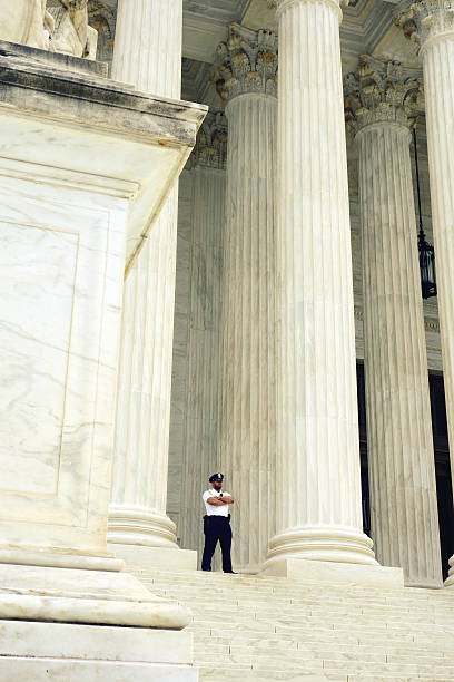 supremo tribunal - legal system us supreme court column washington dc - fotografias e filmes do acervo