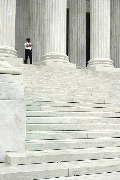 supremo tribunal - legal system us supreme court column washington dc - fotografias e filmes do acervo