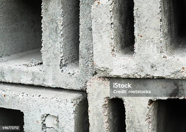 Pila De Los Bloques De Cemento De Ventilación Foto de stock y más banco de imágenes de 2015 - 2015, Abstracto, Agujero