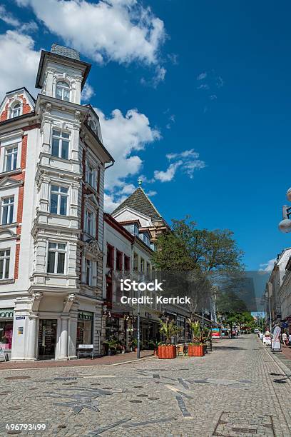 Calle Comercial En Gera Alemania Foto de stock y más banco de imágenes de Adoquinado - Adoquinado, Aire libre, Alemania