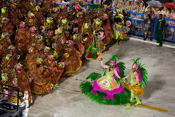 sambodrome présentation dans une école de samba pour le carnaval de rio de janeiro - sambadrome photos et images de collection