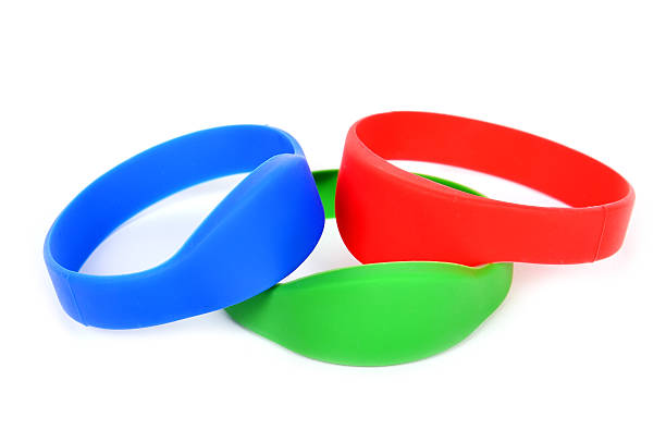 bracciale rfid in tre colori - ident foto e immagini stock