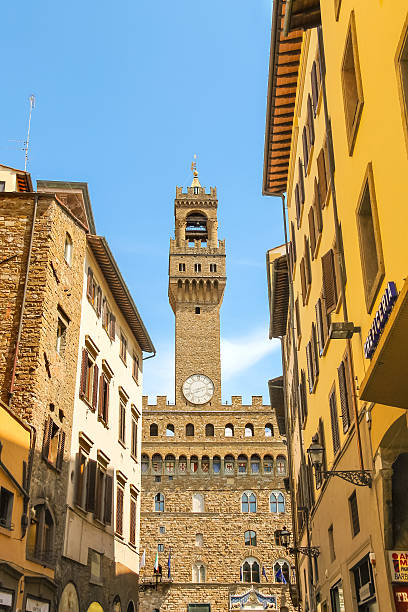 vista del palazzo vecchio a firenze - renaissance statue italy florence italy foto e immagini stock