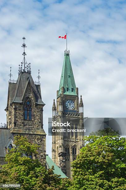Восточный Блок И Мира Towers — стоковые фотографии и другие картинки Peace Tower - Ottawa - Peace Tower - Ottawa, Архитектура, Без людей